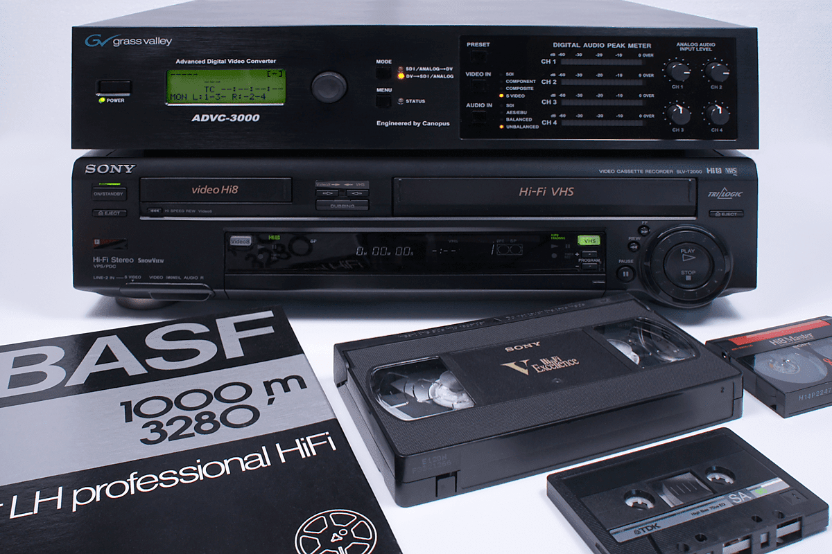 Videokonverter und verschiedene analoge Bandkassetten