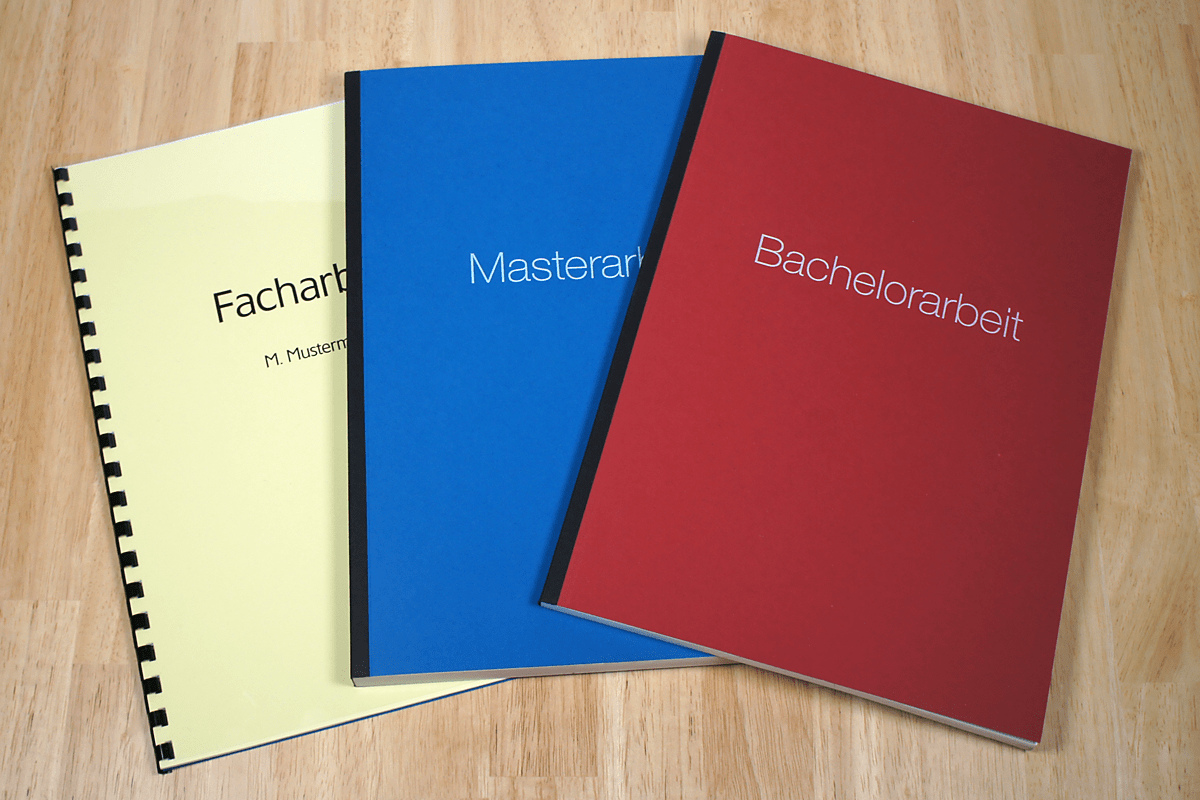 Drei Facharbeiten, gebunden in unterschiedlicher Art